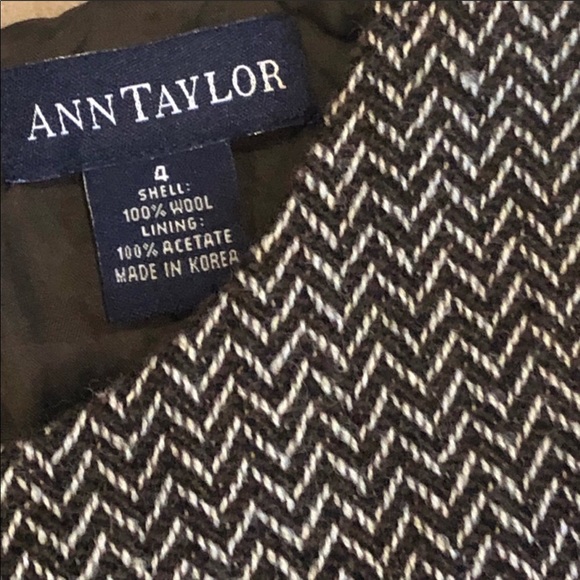 Ann Taylor Sleeveless 100% Wool Dress. - Picture 6 of 7